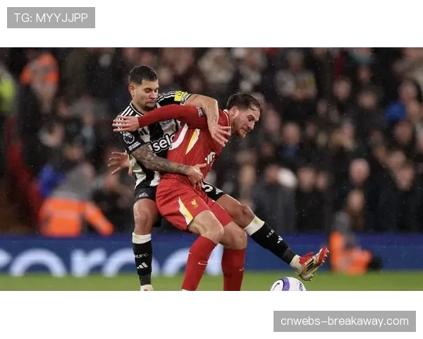 训练观察：利物浦全队合练，萨拉赫、努涅斯状态良好